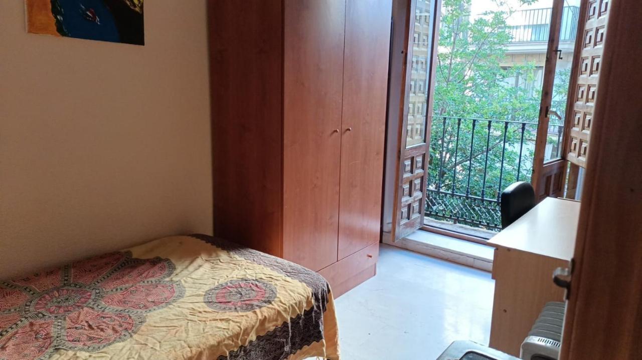Single Room In Center Of グラナダ エクステリア 写真